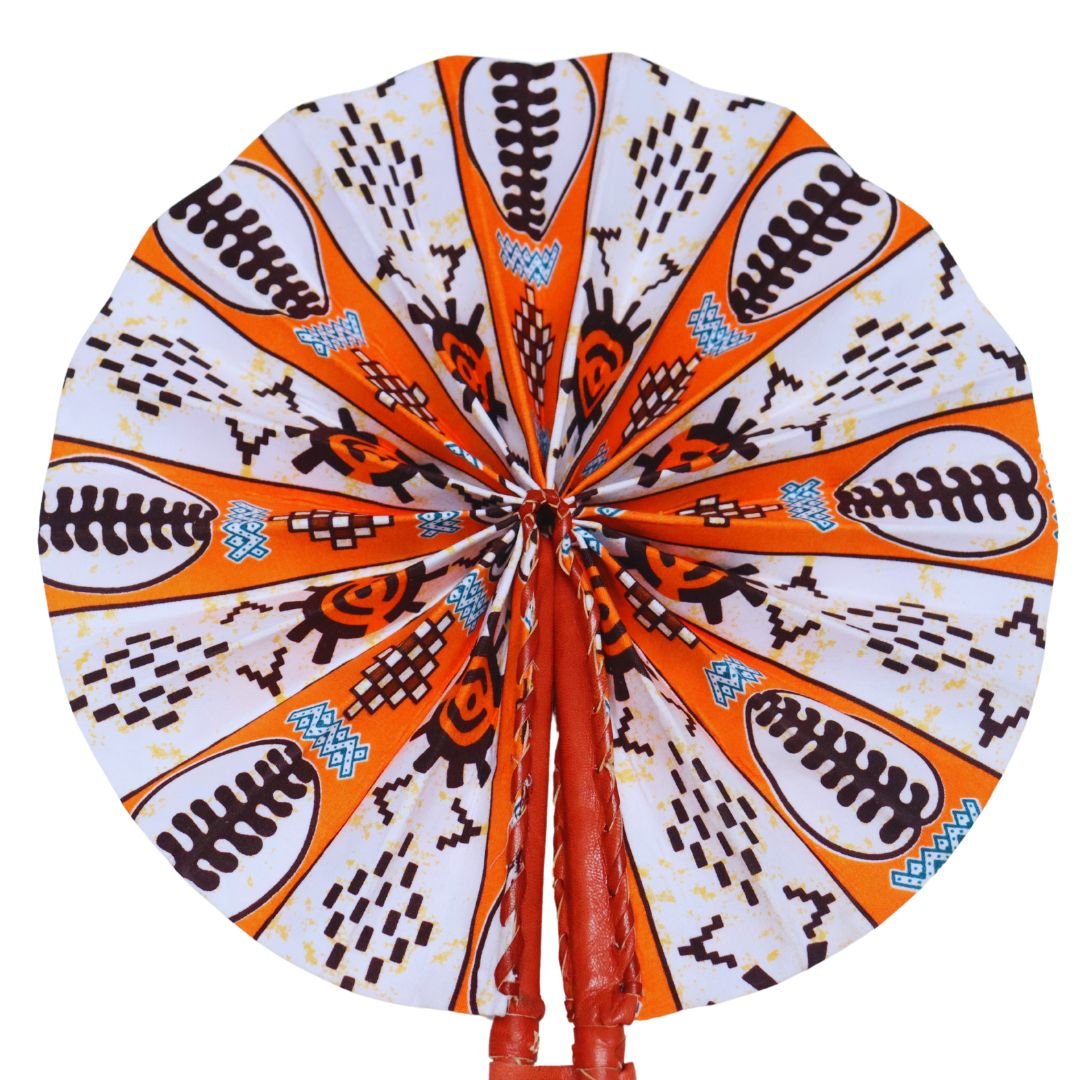 Håndlavet vifte i flot afrikansk stof – unikt design i bomuld og læder - Naturelle.dk