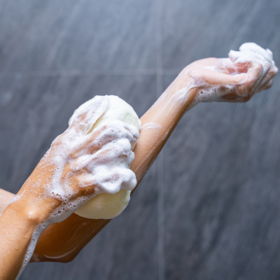 Flydende Autentisk sort sæbe til kropspleje- øko & vegan 500g