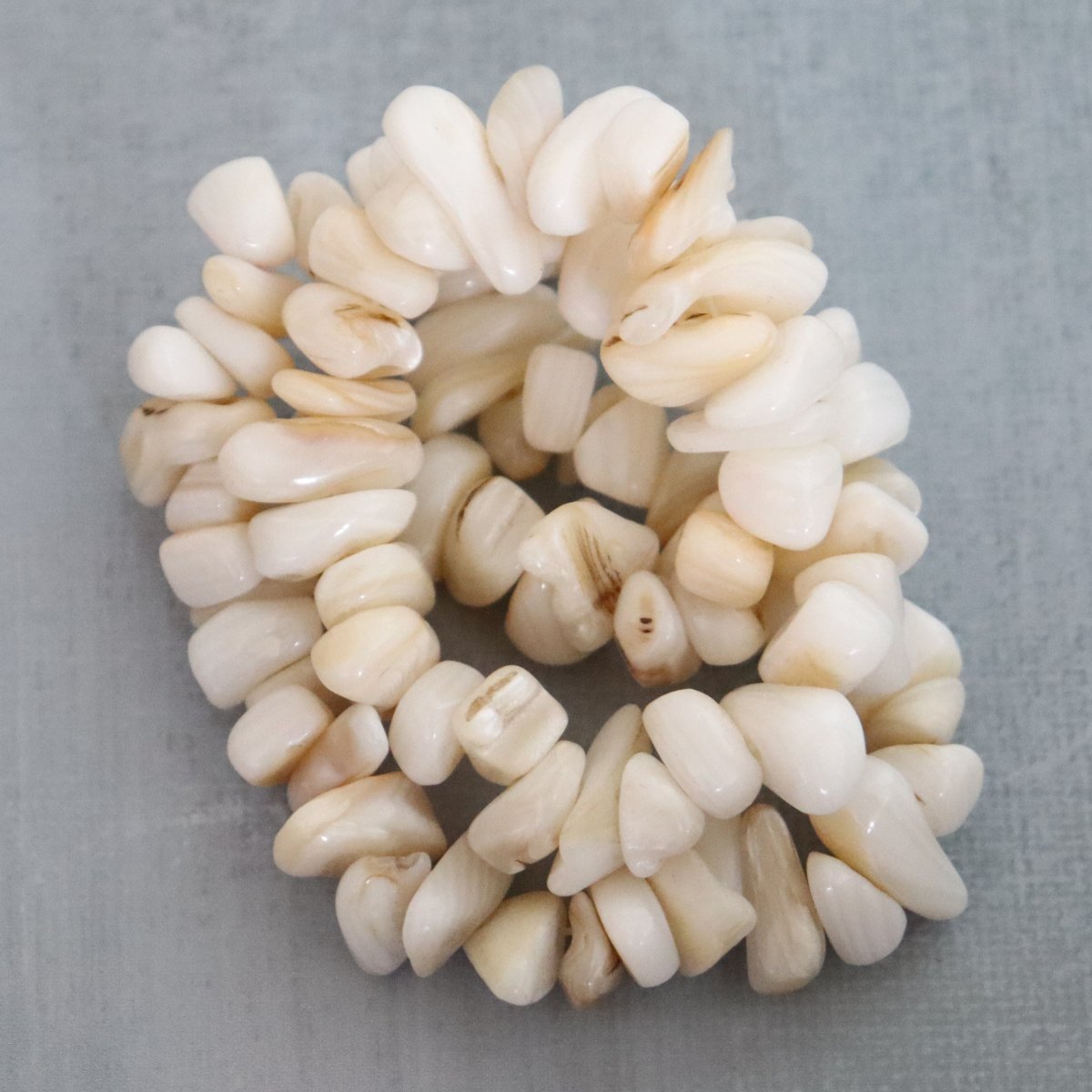 Perler i natursten til lav selv smykker - ægte malakit hel streng 40cm - Naturelle.dk