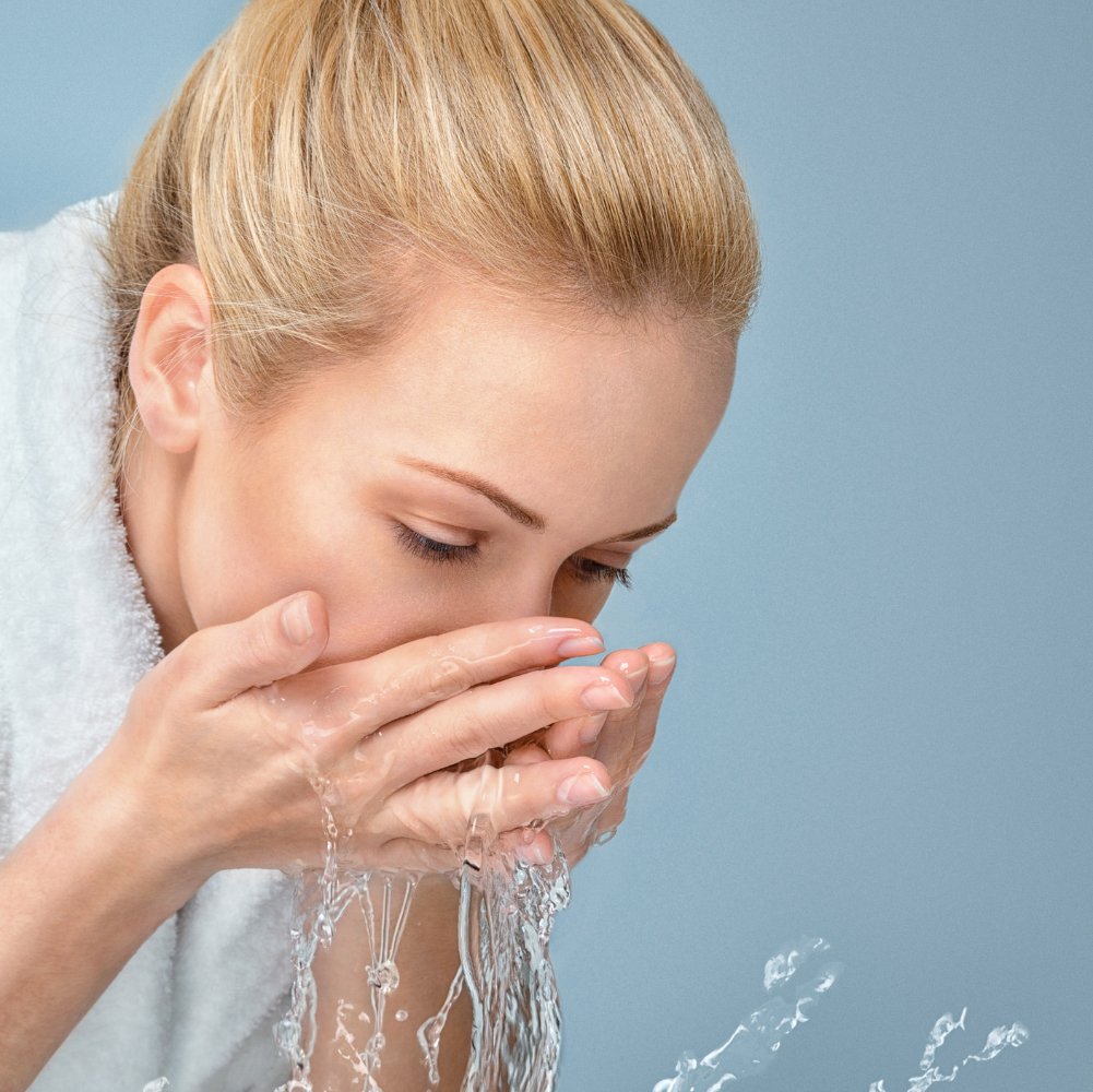 Plej dit ansigt med verdens bedste sæbe - Afrikansk sort sæbe til ansigtspleje fra Naturelle - Naturelle.dk