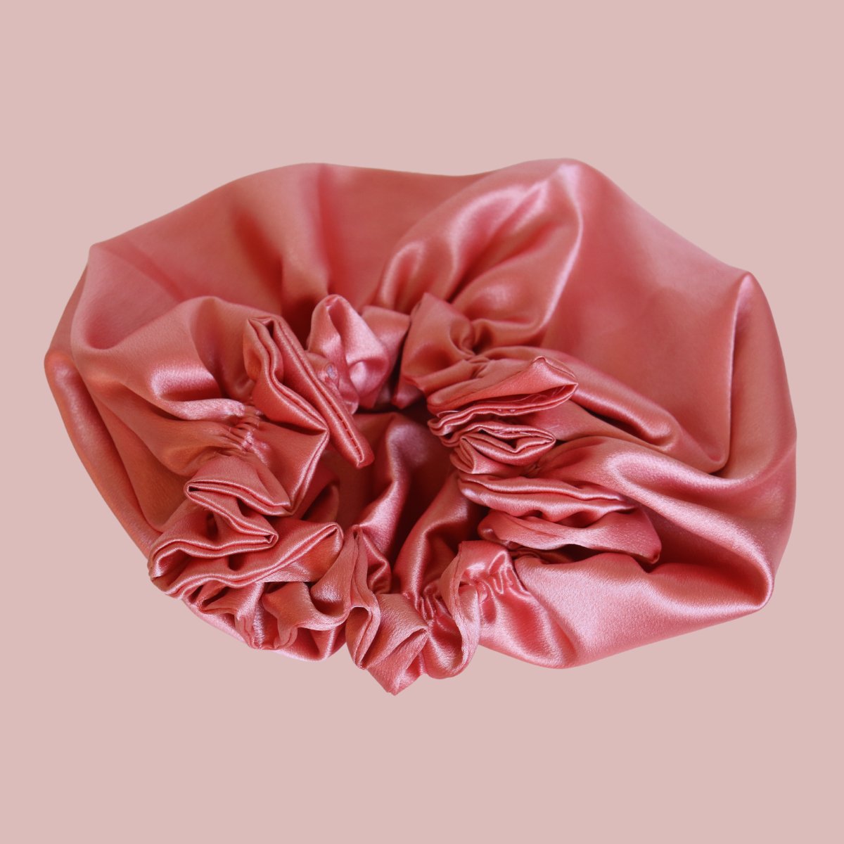 Sovehat i høj kvalitetssatin