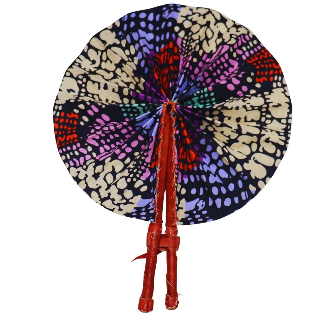 Håndlavet vifte i flot afrikansk stof – unikt design i bomuld og læder - Naturelle.dk