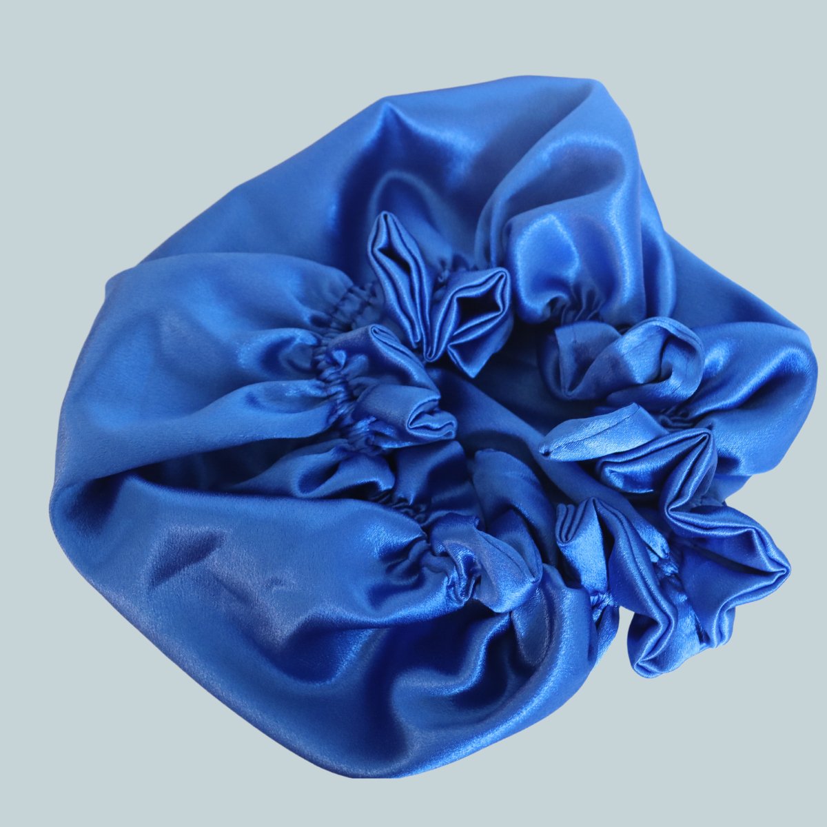 Luksus håndsyet satin sovehat til sundt og smukt hår - Naturelle.dk