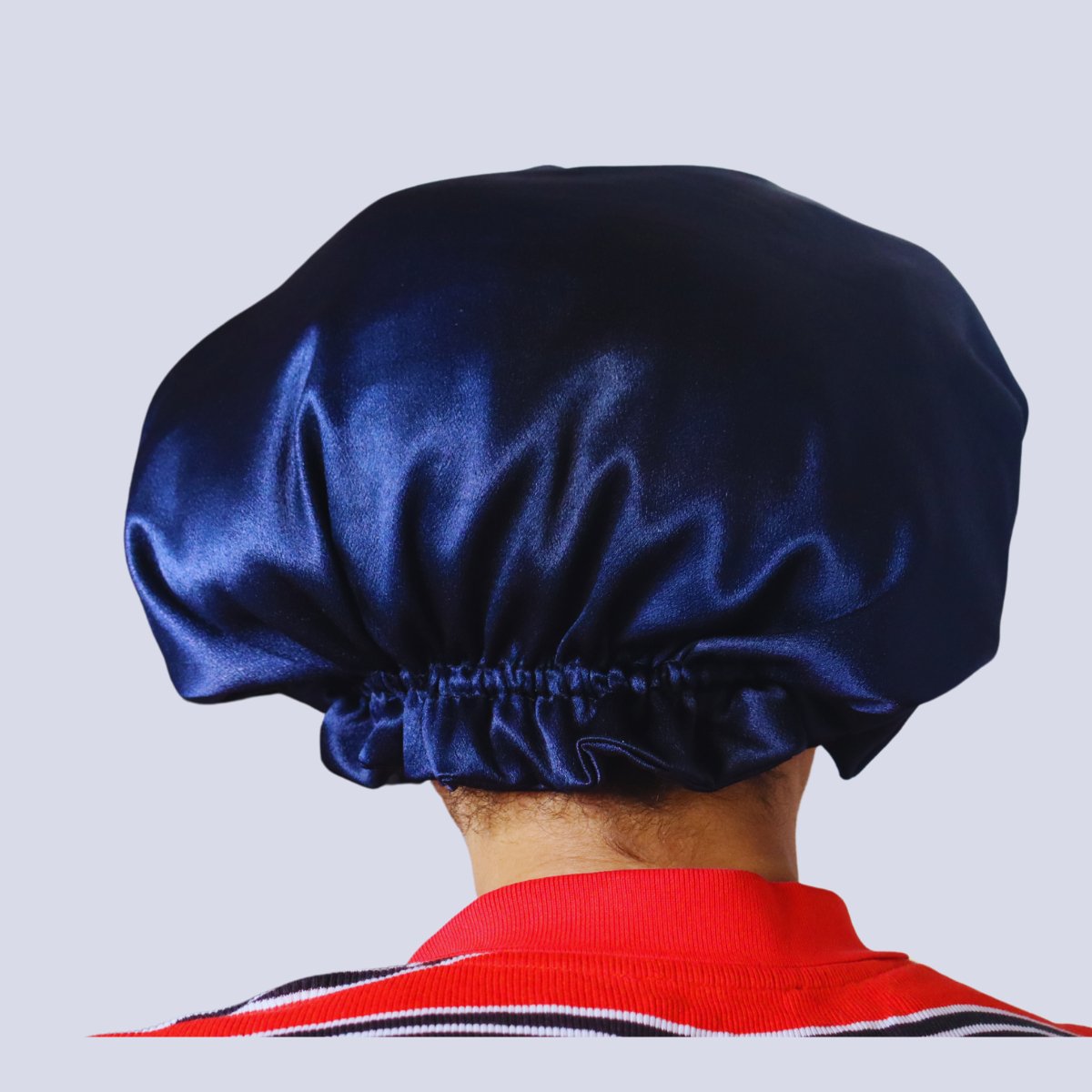 Luksus håndsyet satin sovehat til sundt og smukt hår - Naturelle.dk